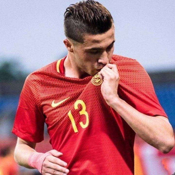 叶尔凡 倒挂金钩 进球 空翻 中国U19 球员_叶尔凡