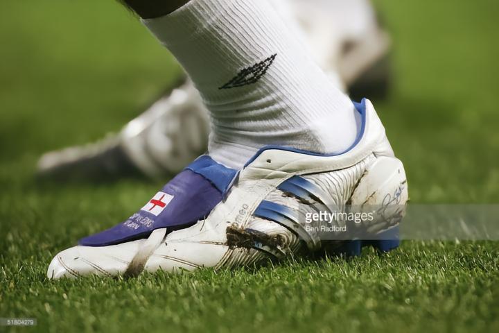 adidas猎鹰7指纹_adidas predator pulse db 723_猎鹰足球鞋