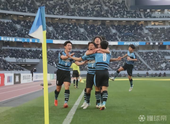 日本足球_日本高中足球锦标赛 冈山 对 东山 3-1 比分 神仙球