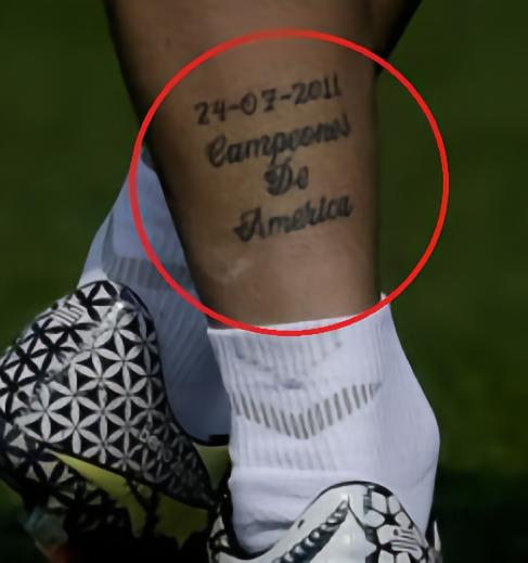 足球明星纹身故事_足球运动员纹身含义_梅西纹身
