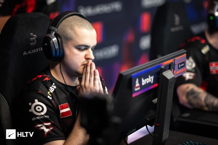 高开低走，broky当选HLTV年度TOP8，开季4项赛事1MVP+3EVP|CS:GO|PC游戏|CS2|懂球帝