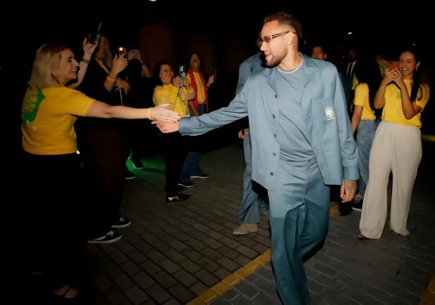 巴媒：巴西队携10吨物资赴美，每到一城都会搭建医疗保障体系