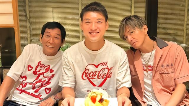 足球堂安律：木村拓哉和明石家秋刀鱼为日本队疯狂加油德甲1 评08-15 11:57