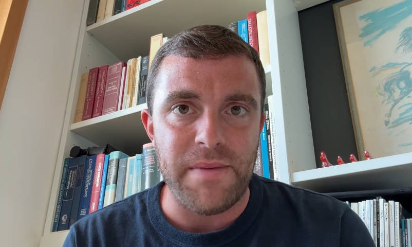 罗马诺：曼城想和格瓦涨薪续约，皇马签他或卡拉菲奥里都不容易