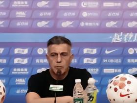 罗斯发布会叹气：我们领先后畏手畏脚，换下刘浩帆改变了阵型