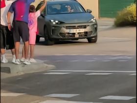 每体：坎塞洛抵达甘伯体育城接受体检