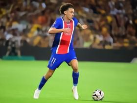 队报：杜埃未来可能会偶尔踢中场，阿克利乌什主要出现在右路