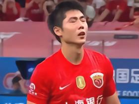 为何魏震罚点？穆斯卡特：因为他上场罚进了，所以继续让他踢