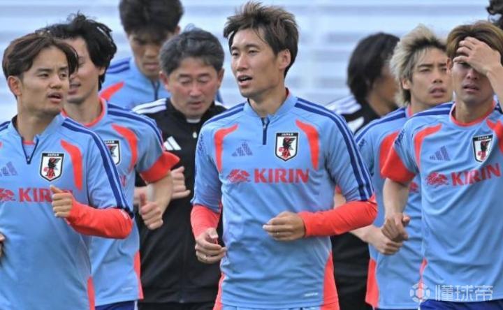 镰田大地:球迷很多是一件好事;若条件允许,我还是会穿长袖