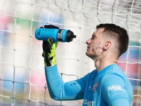 记者：巴萨签下利瓦科维奇后将其外租萨格勒布迪纳摩