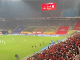 主场被申花攻陷，成都蓉城球迷喊出“下课”的呼声