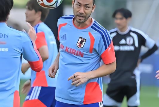 吉田麻也谈远藤退出：小事可能成巨大裂痕，需要格外小心