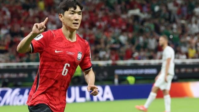 冷静扣球后巧射得分，韩国国脚黄仁范收获世界杯首球