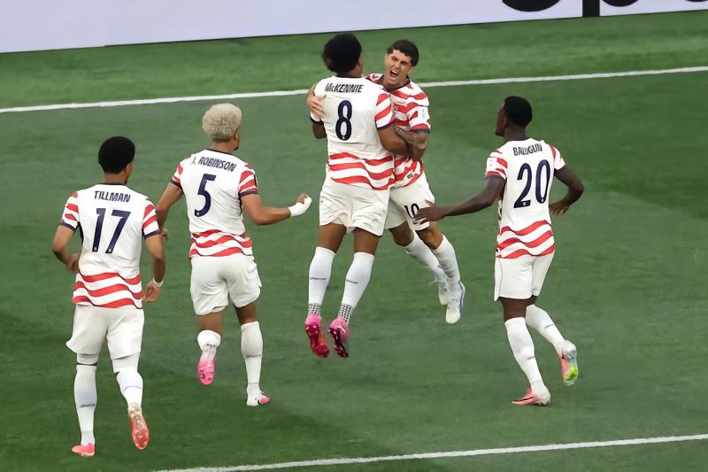 美国4-1巴拉圭，巴洛贡双响，普利希奇献助攻，麦肯尼造乌龙