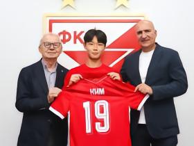 韩国小将金艺建：加盟红星是我莫大的荣幸；我和薛英佑聊过