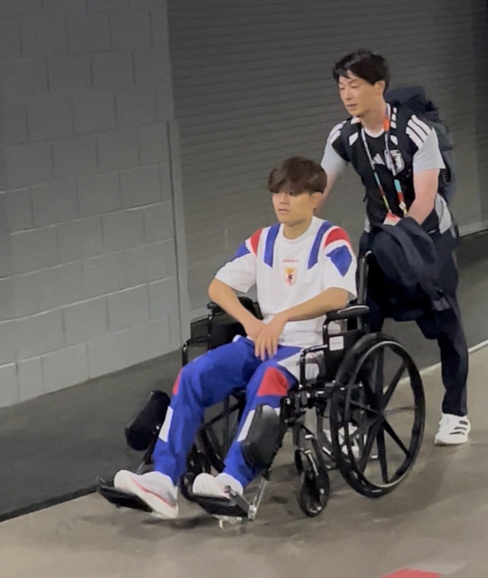 久保建英谈受伤：我不知道发生了什么，感觉各个部位都被撞了