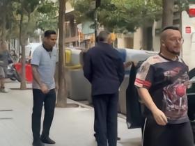 每体：巴萨副主席与利瓦科维奇共进午餐，庆祝加盟