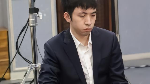 战鹰：恭喜星昊拿到第二个世冠，他成为中国围棋新的顶梁柱