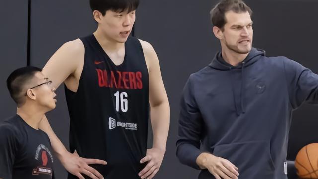 杨瀚森：斯普利特是一个很好的教练，我们俩一起训练非常开心