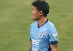 博主：武汉三镇积极寻找中后卫，在跟李昂接触