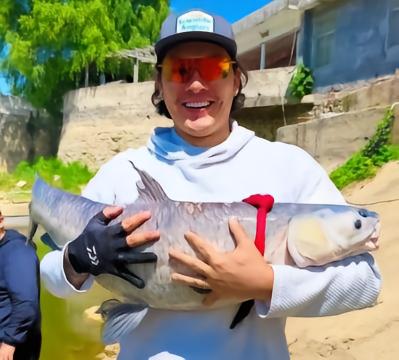 圆“大鱼”梦，泰山门将王大雷成功斩获钓鱼生涯第一尾大青