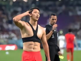沙尔克体育董事：黄喜灿加盟差点来不及，签合同后才接受体检