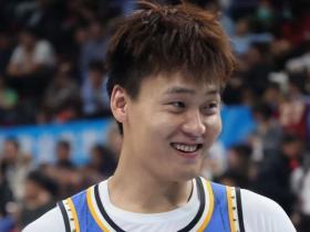 媒体人：赵睿在今夏休赛期减重20斤，速度变快而对抗并未减弱