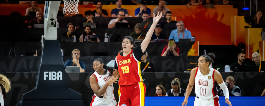 中国女篮61-94不敌美国女篮，张子宇13+6，韩旭11+10封面