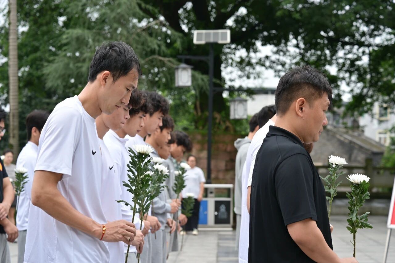 传承少云精神，重庆铜梁龙全队参观邱少云烈士纪念馆