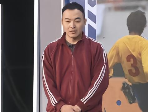 冯潇霆：儿时因练球枯燥记恨父亲，后来球商打开越来越爱足球