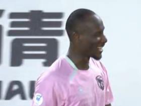 半场战报：佛山南狮0-0大连鲲城，艾沙江射门被扑，主队0射正