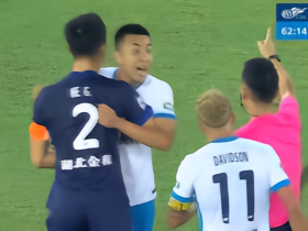 三镇2-2十人西海岸，贝维斯、戴维森分别双响，董宇染红