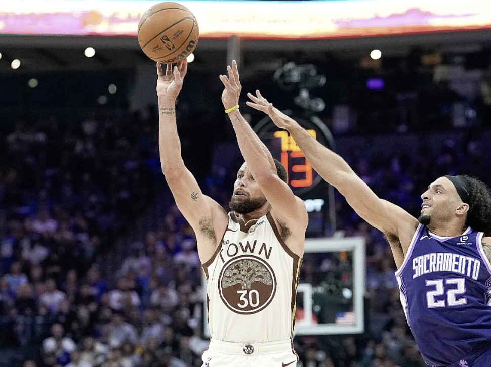 库里：膝盖的感觉比上一场更好，我会努力做好自己该做的事情