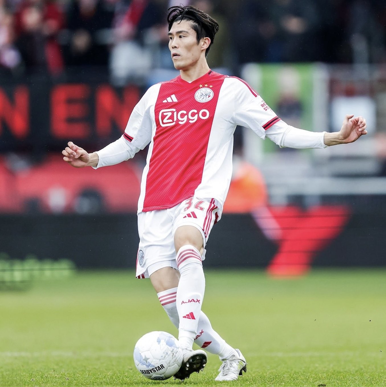 荷媒：富安健洋今夏将告别阿贾克斯，效力仅半年便分道扬镳