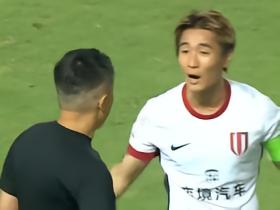 河南vs成都半场数据：射门10-2，射正1-0，黄牌2-4