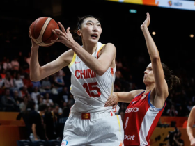 半场战报：中国女篮33-41落后捷克，韩旭11分6板，杨舒予7分