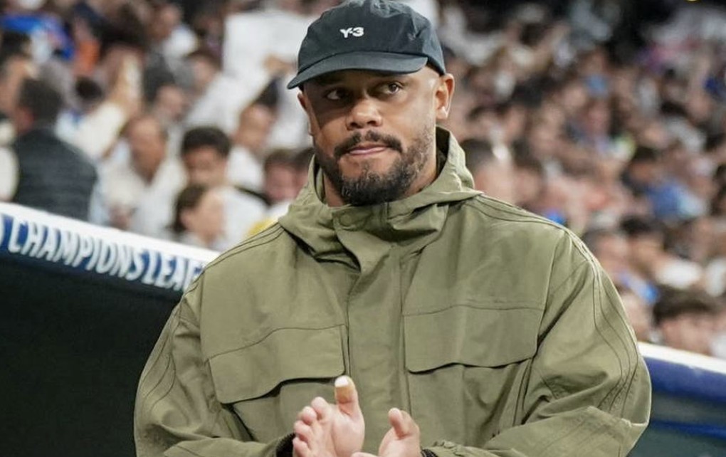 磁卡说埃贝尔唱生日歌最大声，孔帕尼：我当时害羞，低头看地