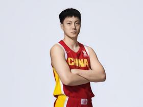 北青：中国男篮已启程征战亚运会，胡明轩担任本届男篮队长