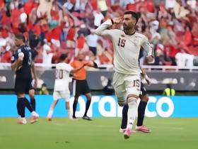 西班牙1-0乌拉圭，巴埃纳导致穆斯莱拉黄油手，卡诺比奥红牌