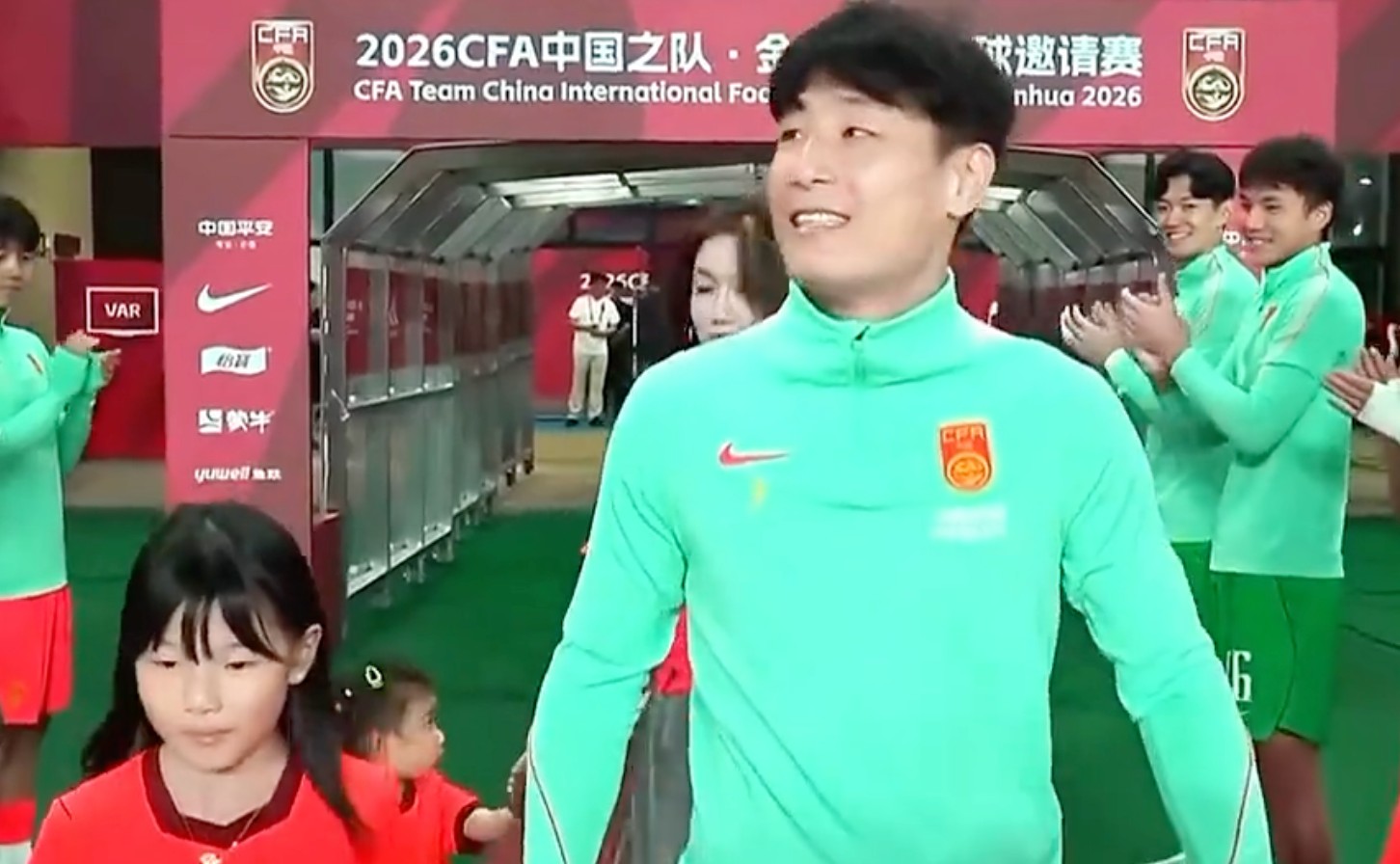记者：武磊在国家队比赛时拉伤，还要康复后再跟队