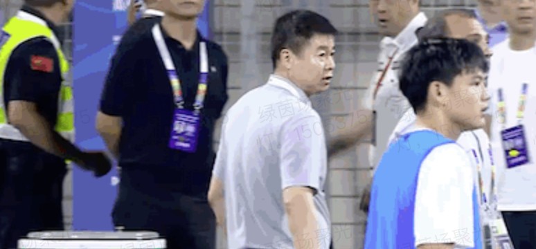 记者：于根伟因补时不足上前理论染红，萨尔瓦多尚未融入球队