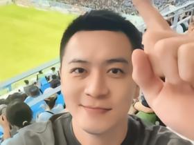 杨鸣到梭鱼湾观赛：顶级球场+世界级球迷文化=大连足球城底蕴