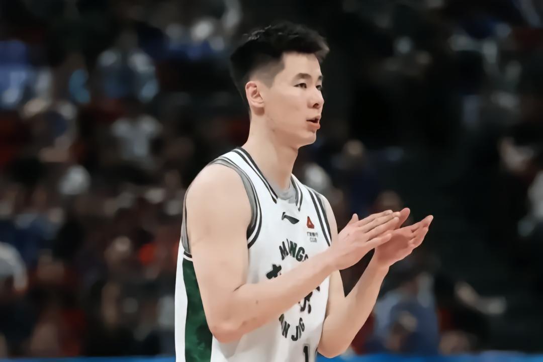 媒体人：郭昊文没入选最佳阵容因为他位置是前场，竞争激烈