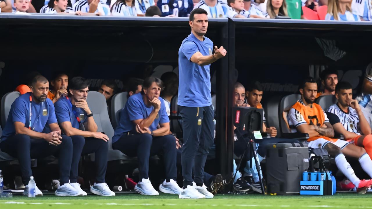 ESPN记者：斯卡洛尼已与阿根廷足协口头续约至2031