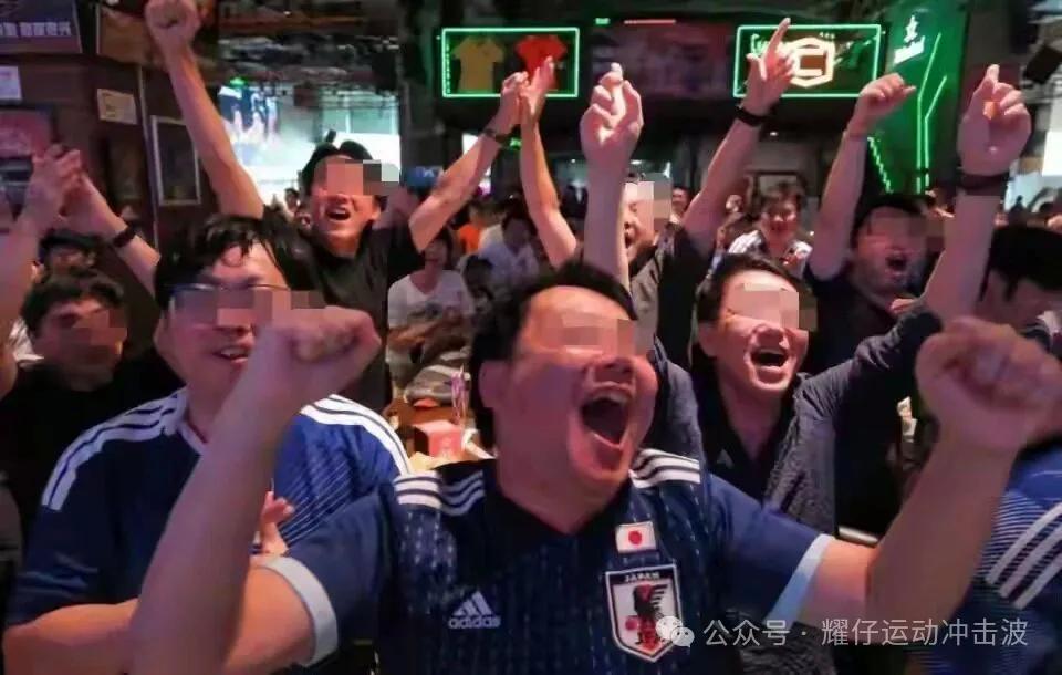 疑似因球迷穿日本队服助威被报道，上海市足协发布文明观赛倡议书