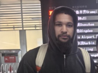 山西新外援戴申-尼克斯已乘机抵达太原，有望搭上联赛末班车