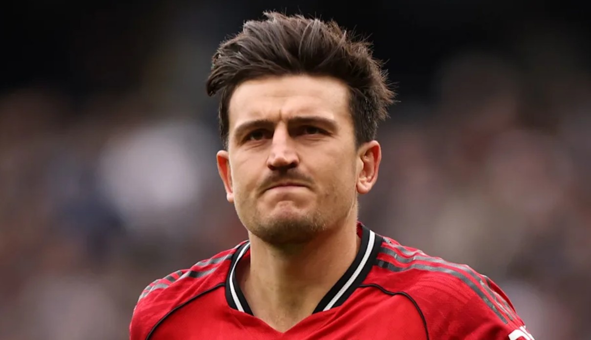 记者：委员会曾考虑追加马奎尔禁赛两场，综合考量后从轻处罚