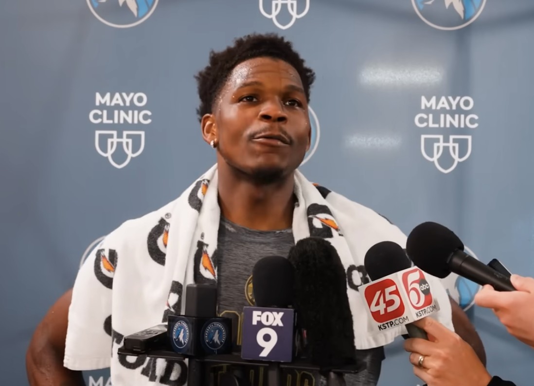 爱德华兹：我们和掘金是老对手，只要赢球要我防约基奇都可以