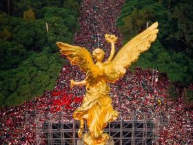 墨西哥总统辛鲍姆：我们的国家队带给我们难以忘怀的喜悦时刻