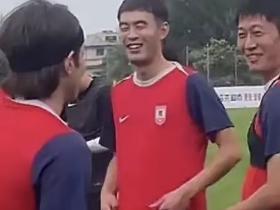 长春橙风球迷会：孙锡鹏已到长春亚泰队，周大地有望加盟